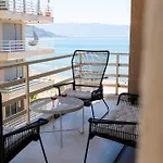 Seaview In *