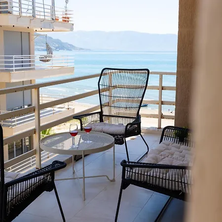 Seaview In *